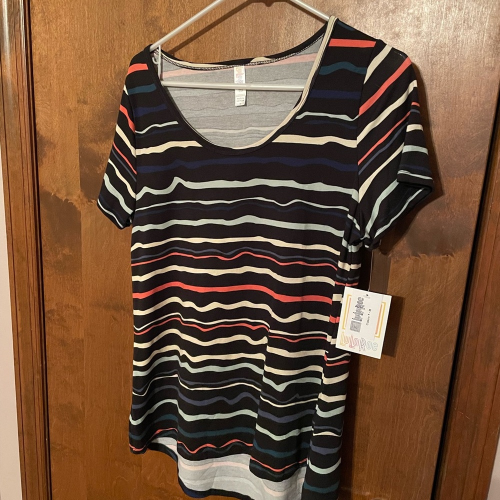 Lularoe Classic T, size medium